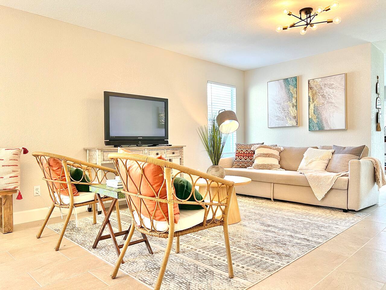 Clean Quiet 3Bed near Attractions Pet Friendly-CC