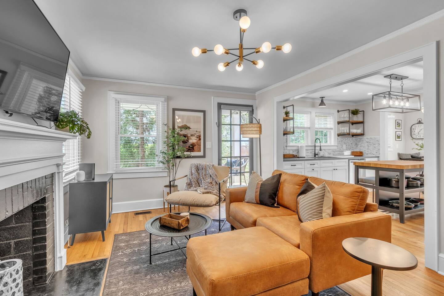 Monthly 2BR, Firepit, Fenced Yard, Workspace