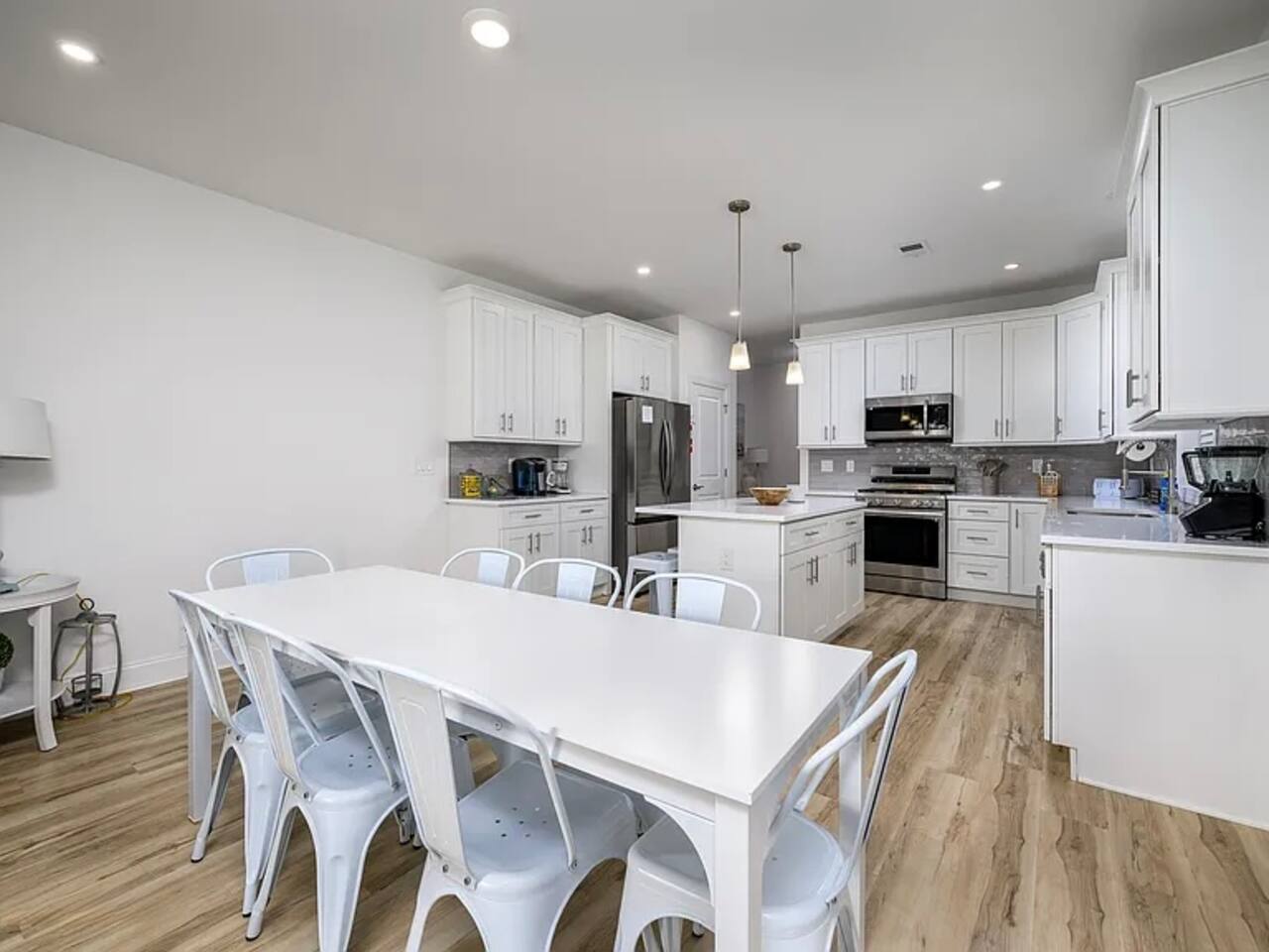 Luxurious Seaside Getaway 2 Blocks to Beach