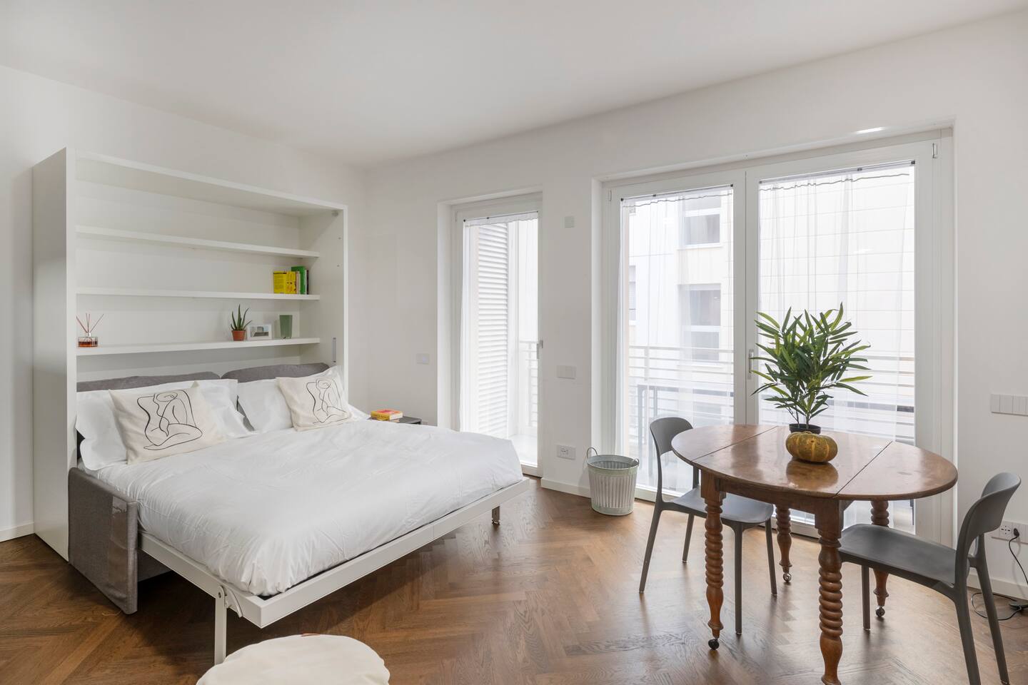 Trastevere for you | Balcony & Kitchen