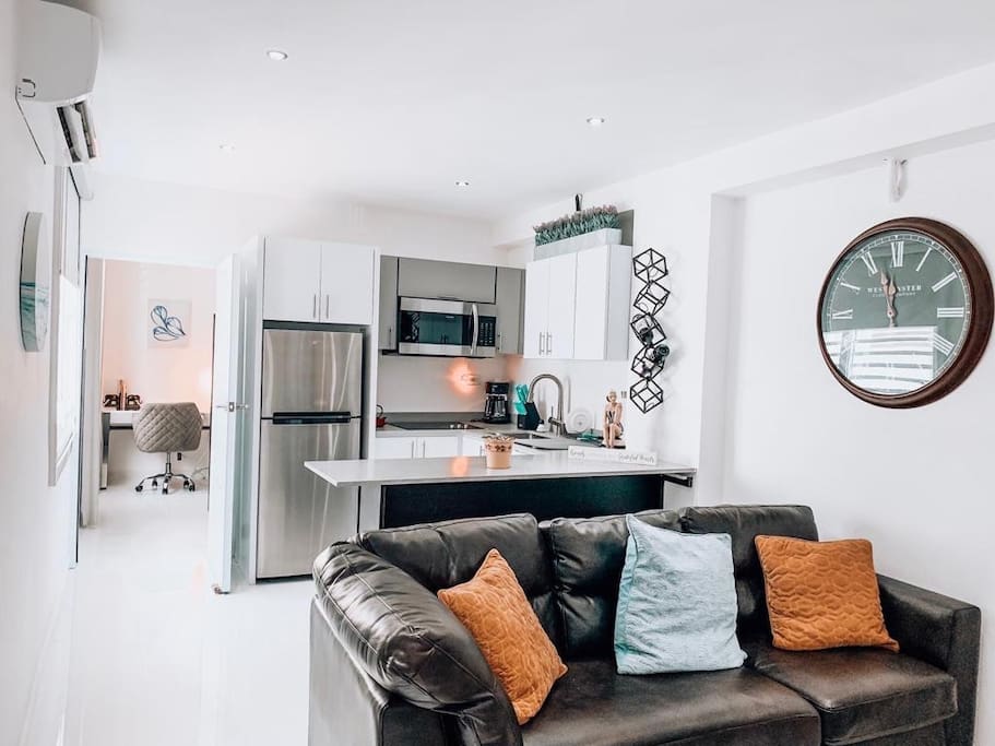 Luxe N Cozy 2BR Isla Verde Apt with KingBed and PK