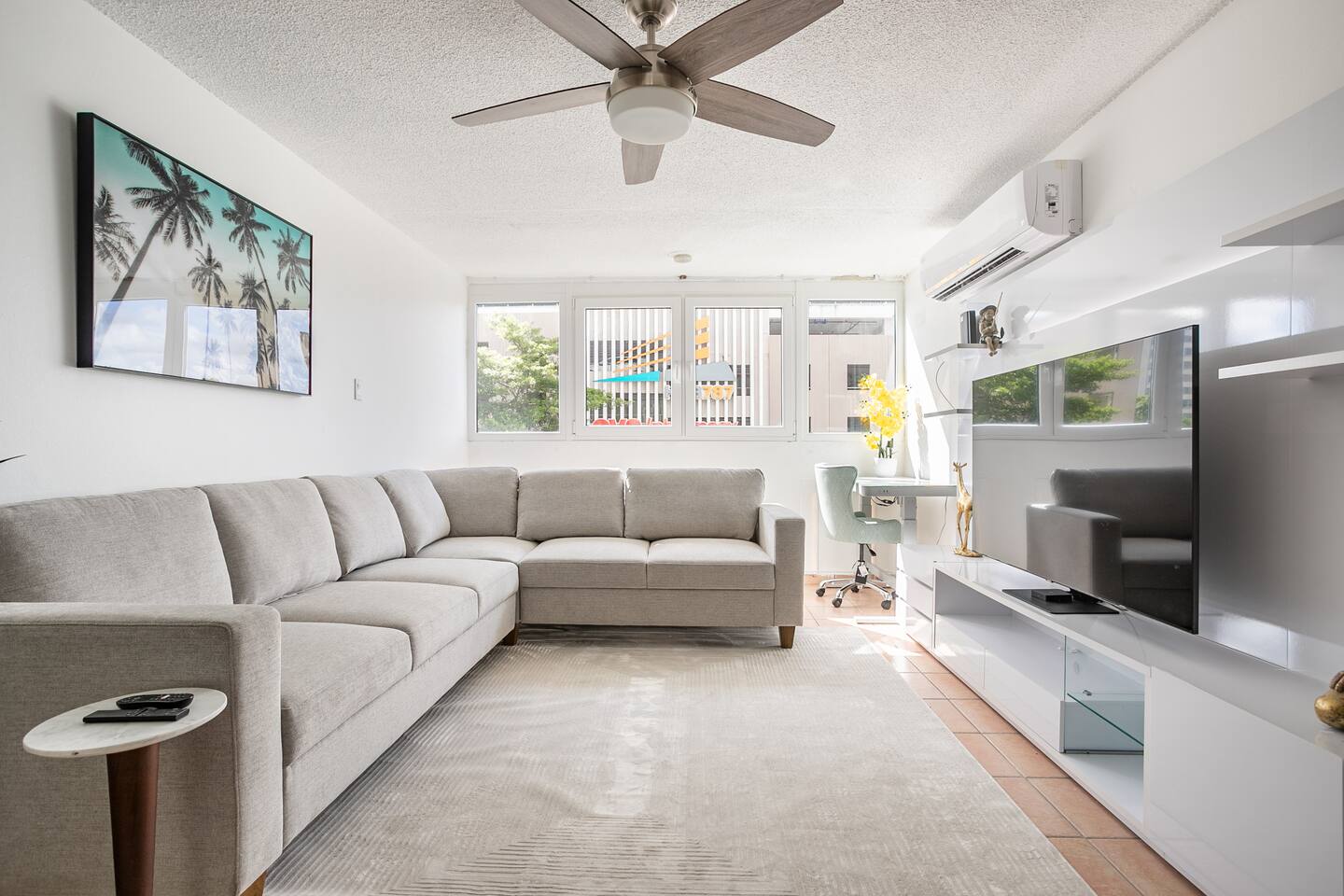 Modern Isla Verde Retreat w/ Pool, King Bed, PK