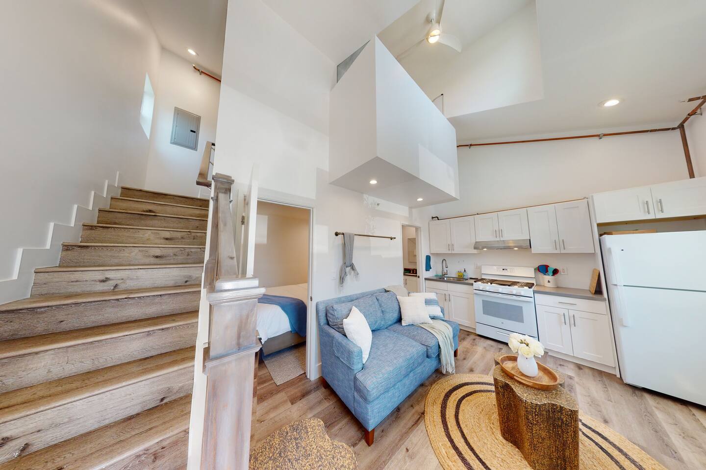 Gorgeous Mar Vista 2-Story Loft Guesthouse+Parking