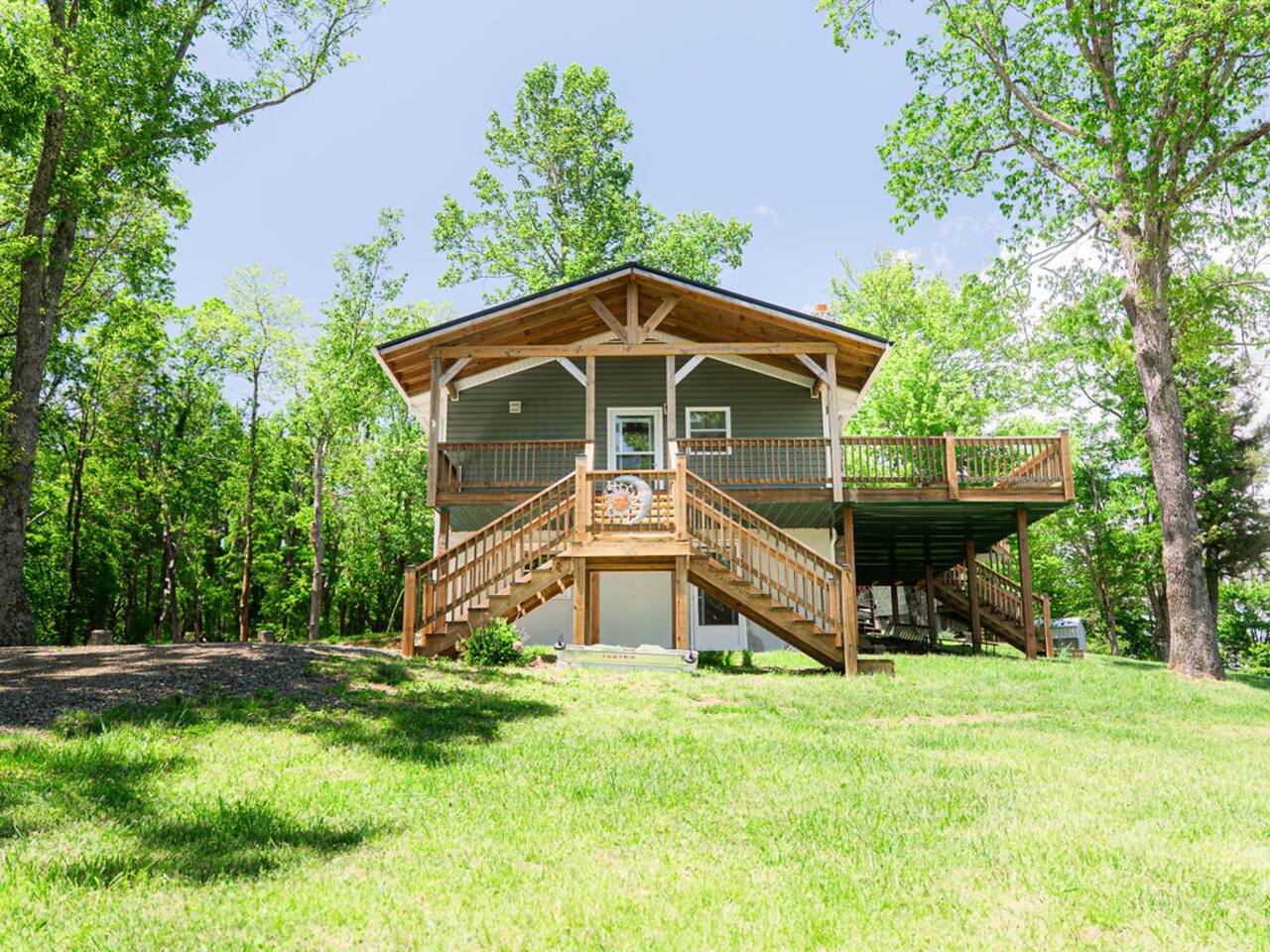 "Pop's Cozy Cabin" - Breathtaking Bird's Eye Views