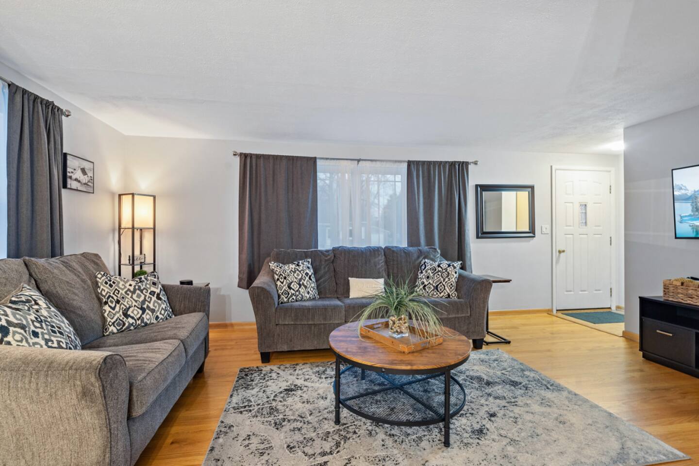 The Tailgate - Steps to Titletown - Resch/Lambeau