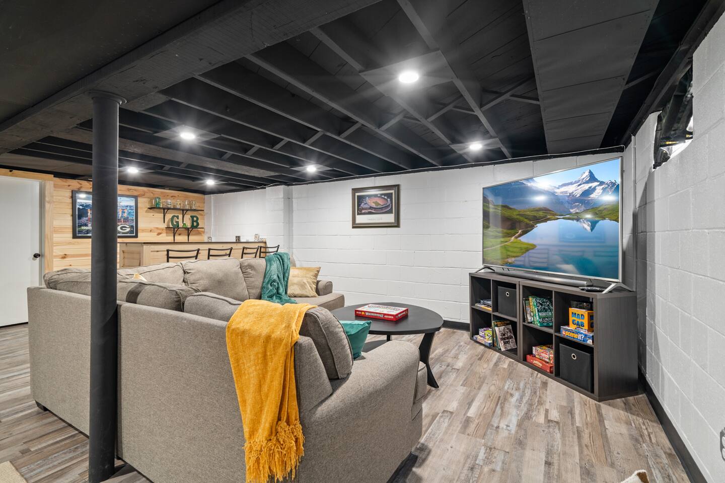 Sleek Starr on 9th, 3BR Comfy & Central - Updated