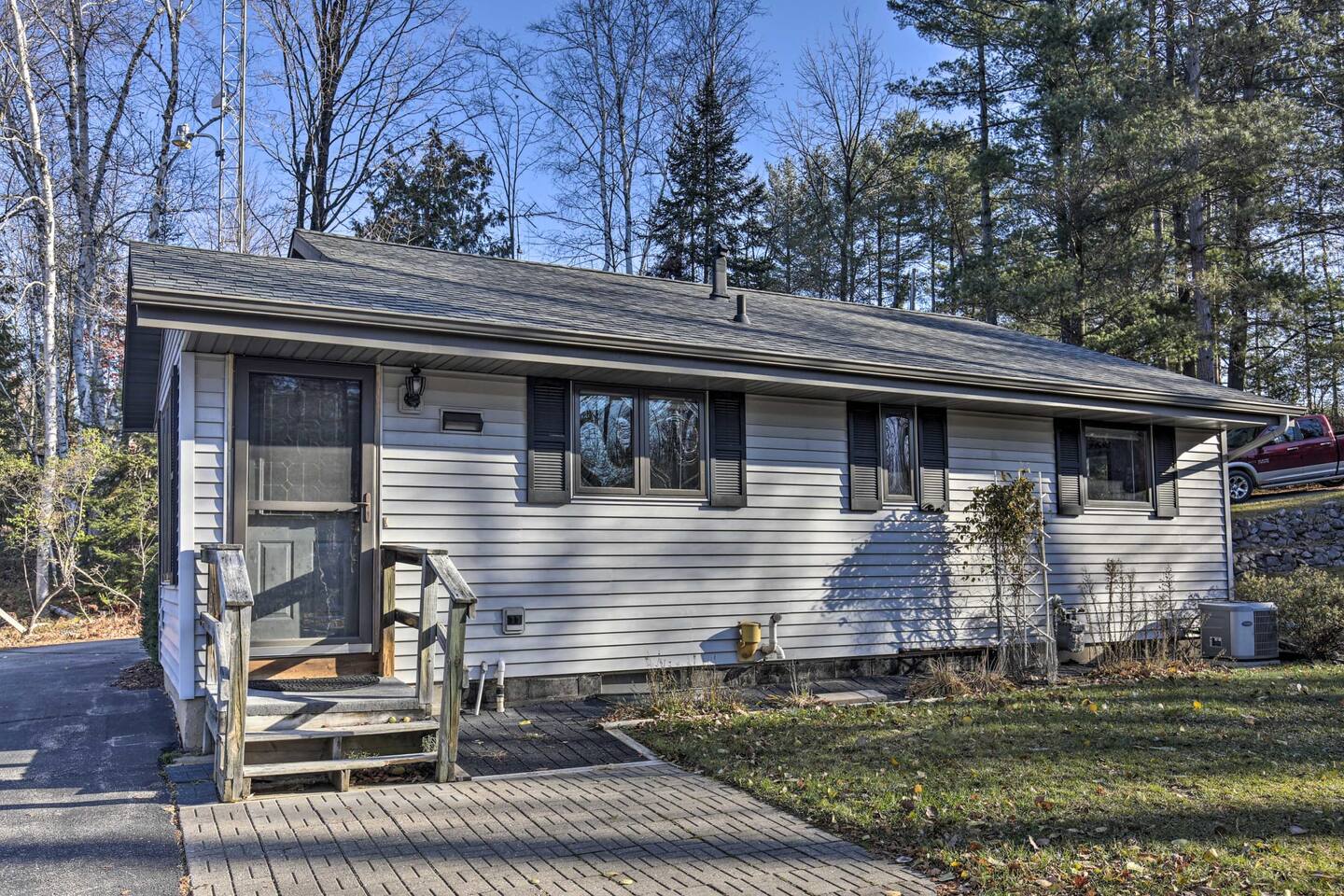 Cozy 2BR Cabin on Desired Maiden Lk! Trail Access