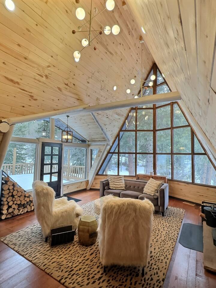 Forest Haven Hideaway A-Frame w/ Hot Tub & Sauna