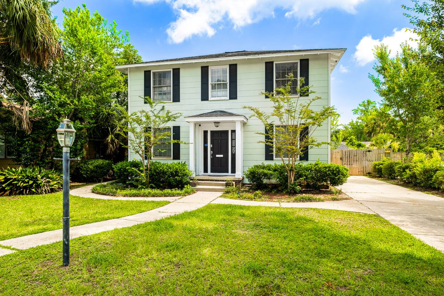 East Hill Manor Large Double Apartment Villa