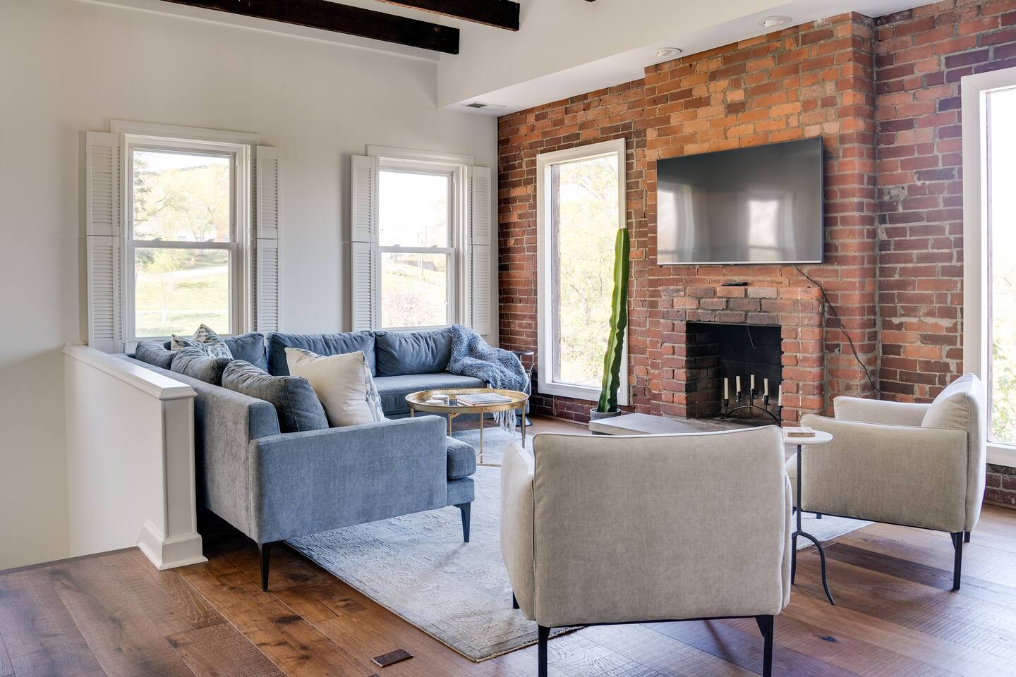 Hilltop Haven-Luxury in Mt Adams