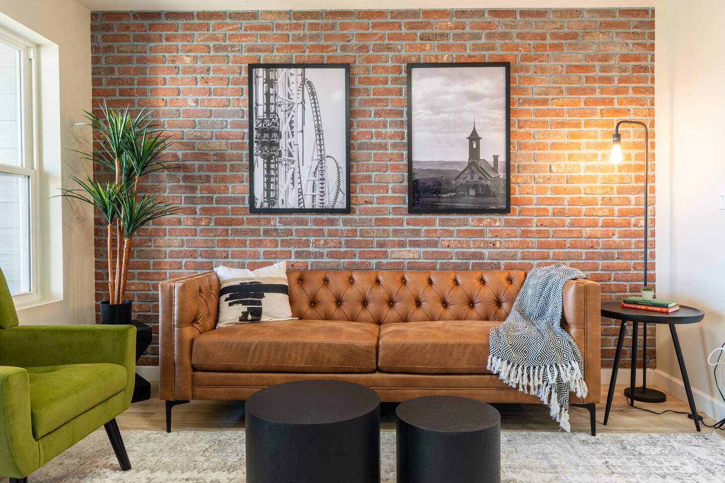 Central Location! Stunning View! King bed, Arcade