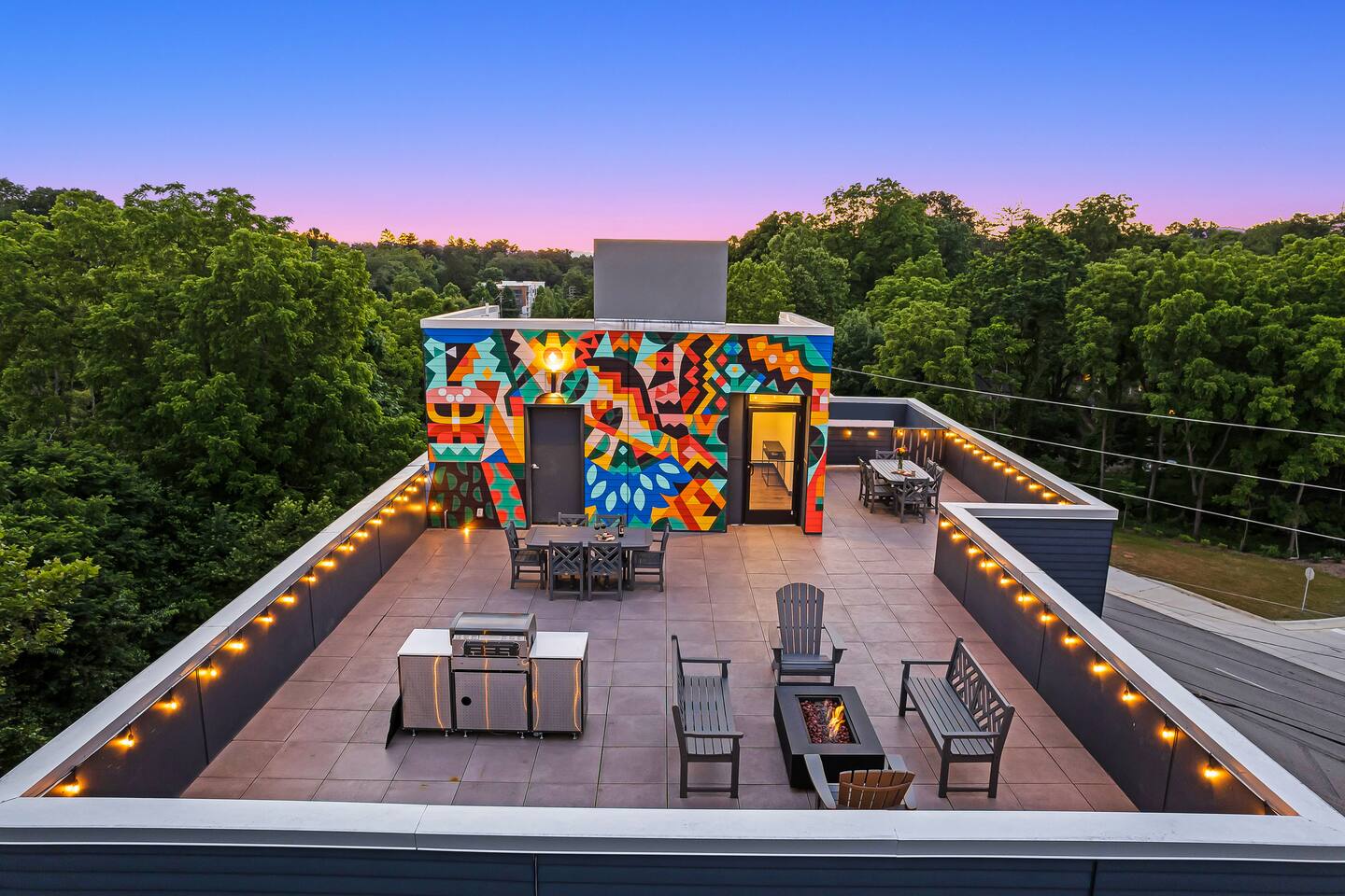 The Heron - Walkable, Roof Deck, Elevator, Mural