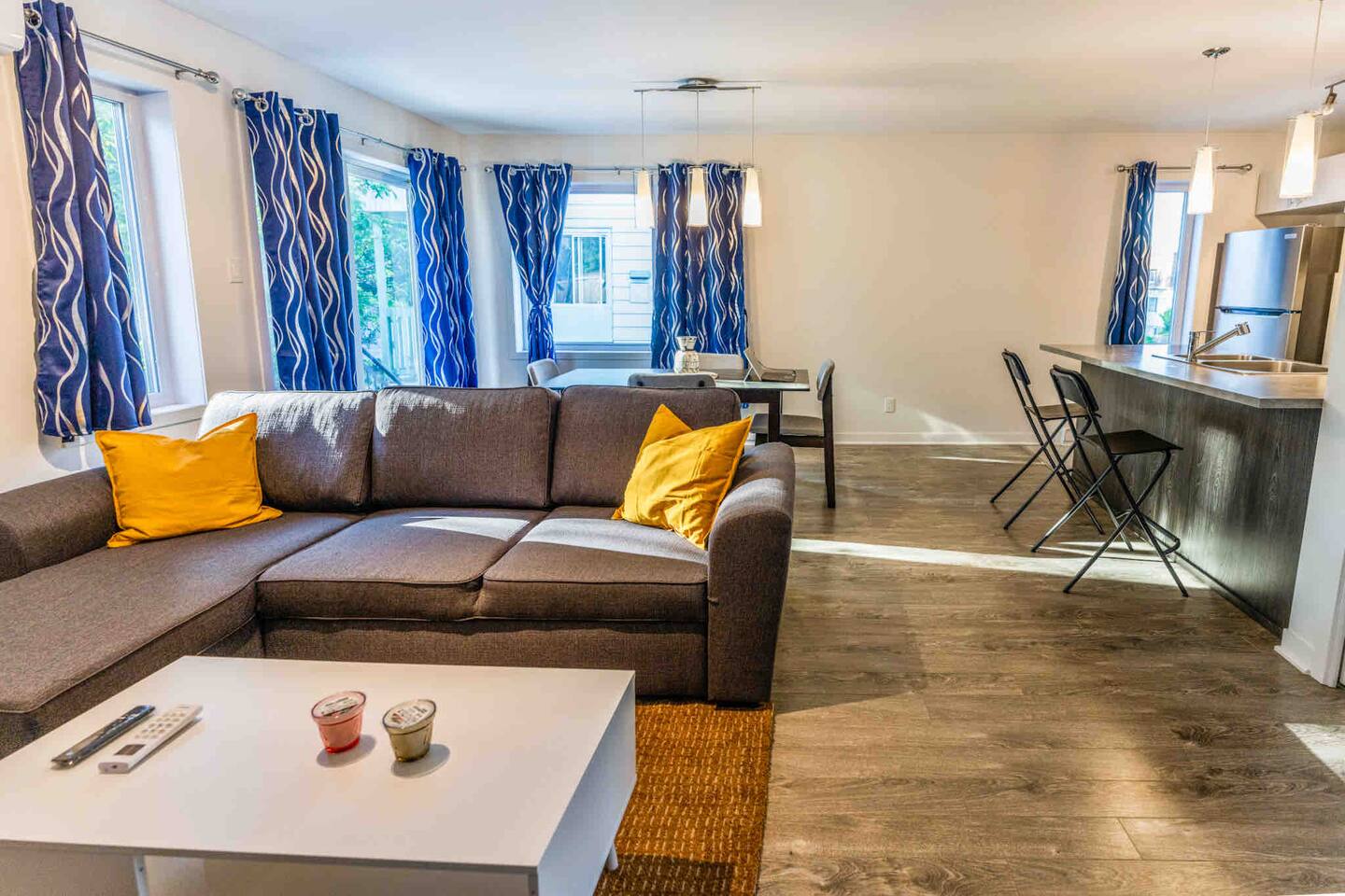 Clean & Spacious Condo 2BR 4 Beds Free Parking