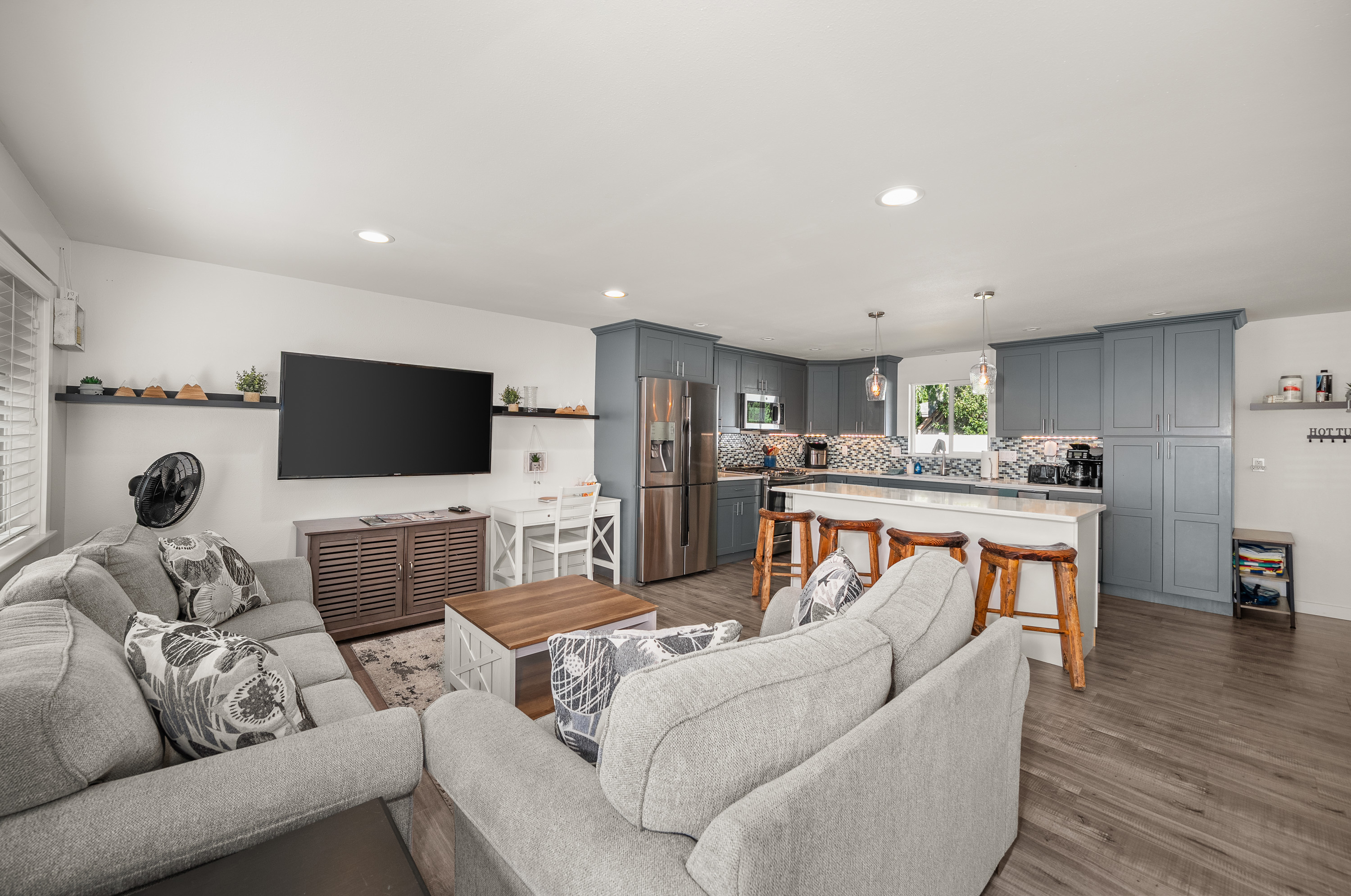 Updated Spacious Home & Hot Tub