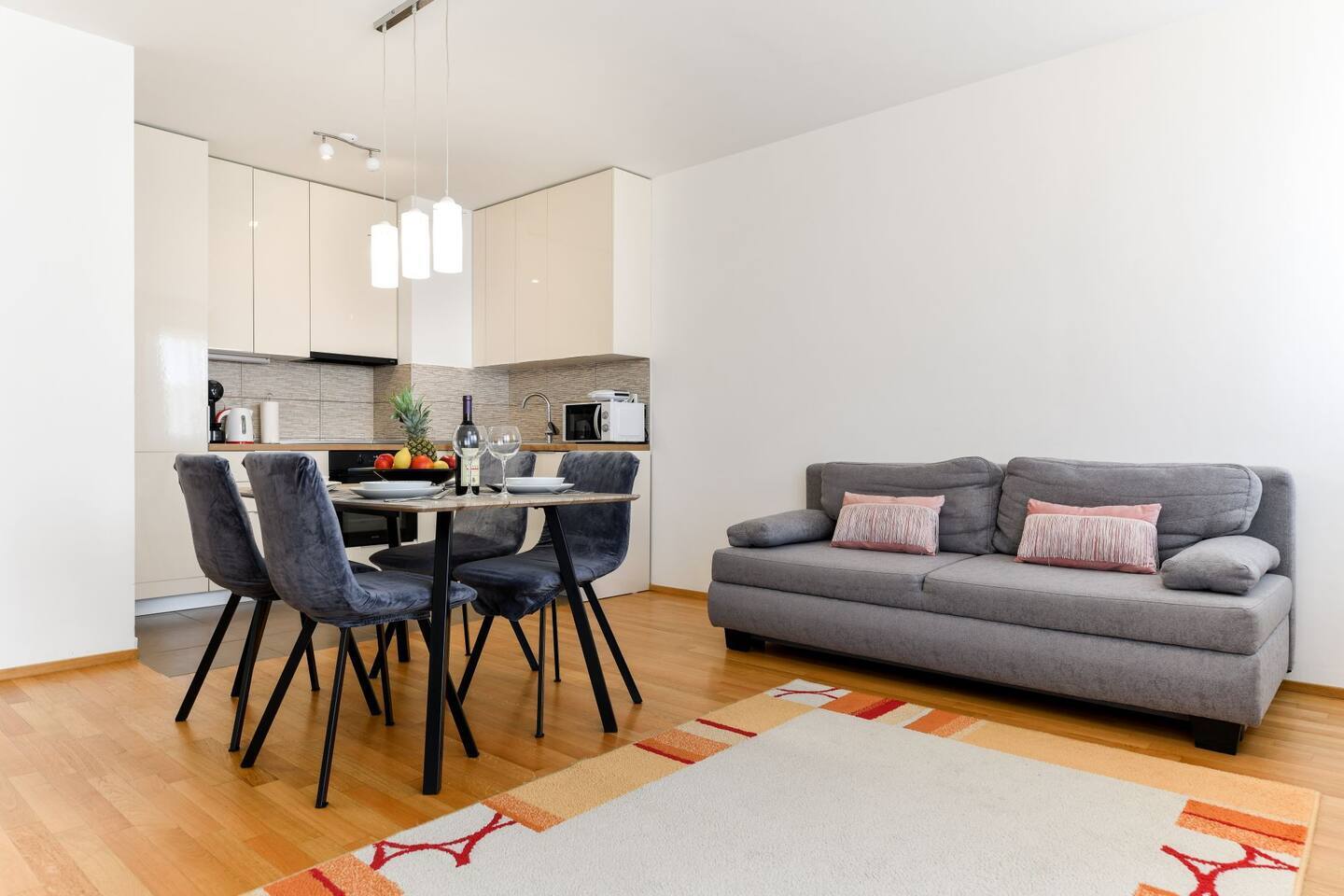 Modern Apartment Z&D w/garage & 5min to Visnjik