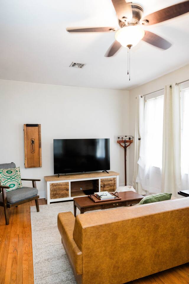 Two Bedroom in the Heart of Midcity | Walkable