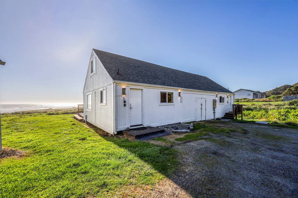 Beachfront Cozy Cottage