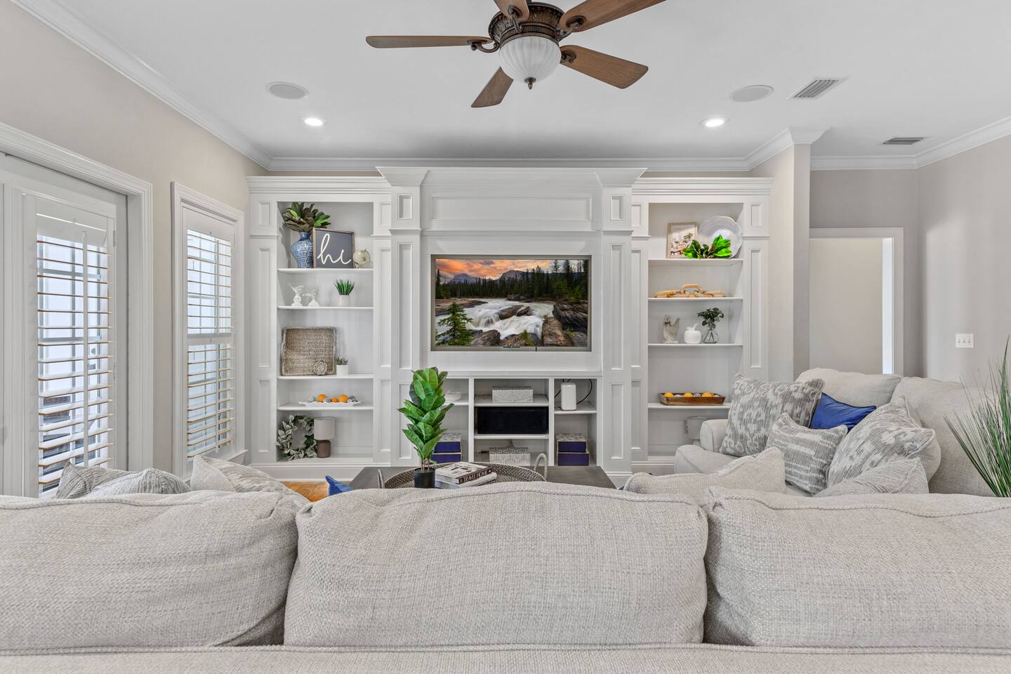 Serene Smart Home, Big Backyard, Family and Friends — photo 1
