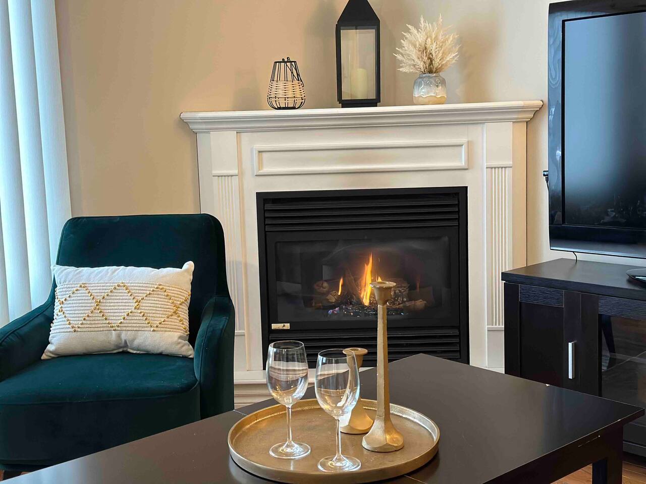 Cozy 3 bdrm Guest Suite walk to Lakeside