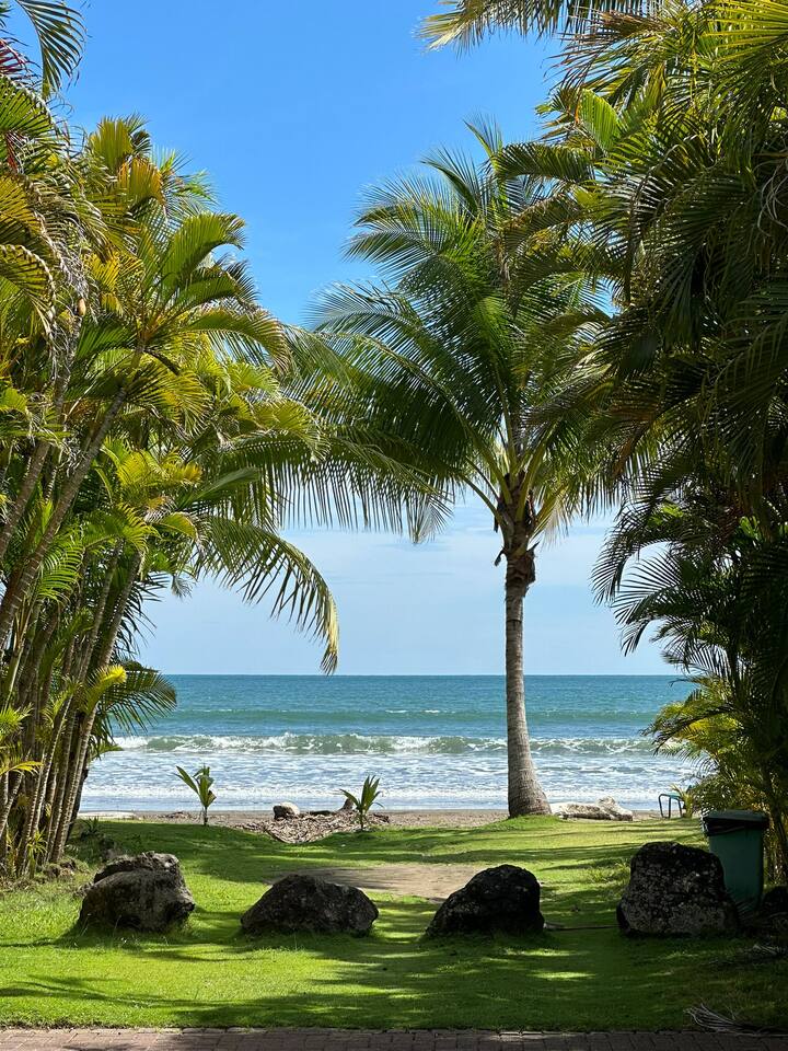 Walk to Beach and Pool | Luxury | Golf | Nature