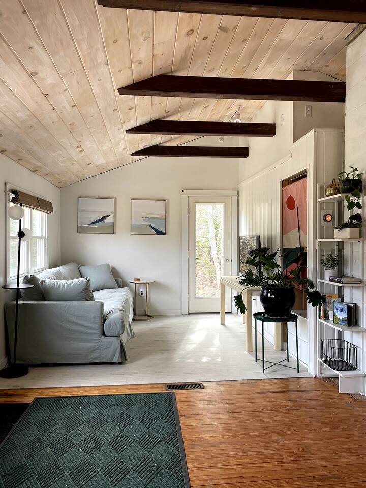 Romantic Forest Cabin - private, near everything