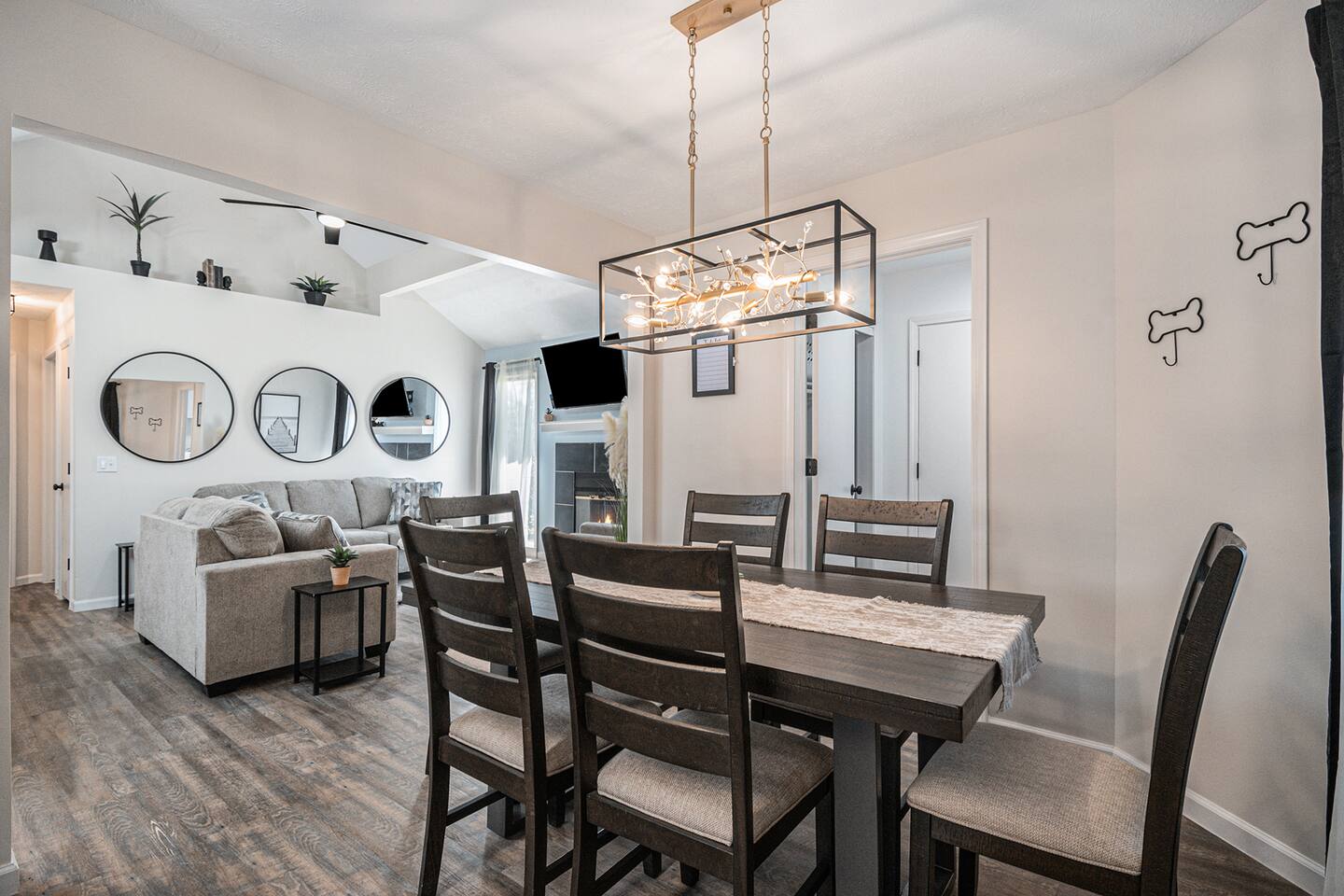 3 Bedroom/2 Bath/EV Charger/Fenced Yard