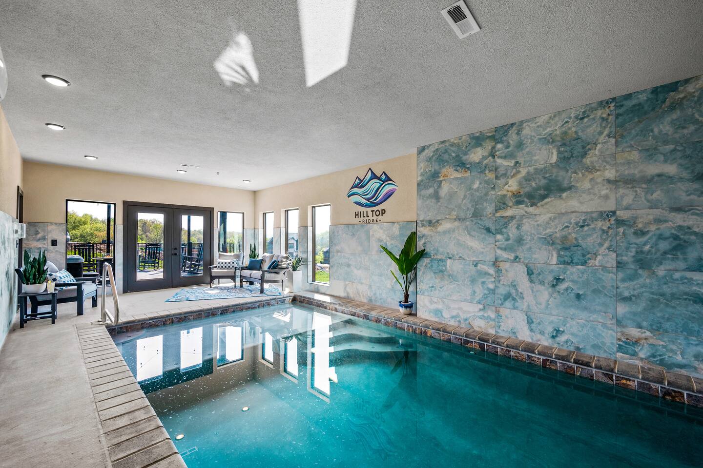 Close 2 Parkway | Views | FREE Water Park + Games!