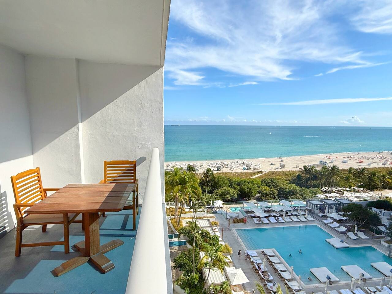 Oceanview 1 Hotel & Homes 1 Bedroom 1 and Half Bathrooms Luxe Condo with Balcony