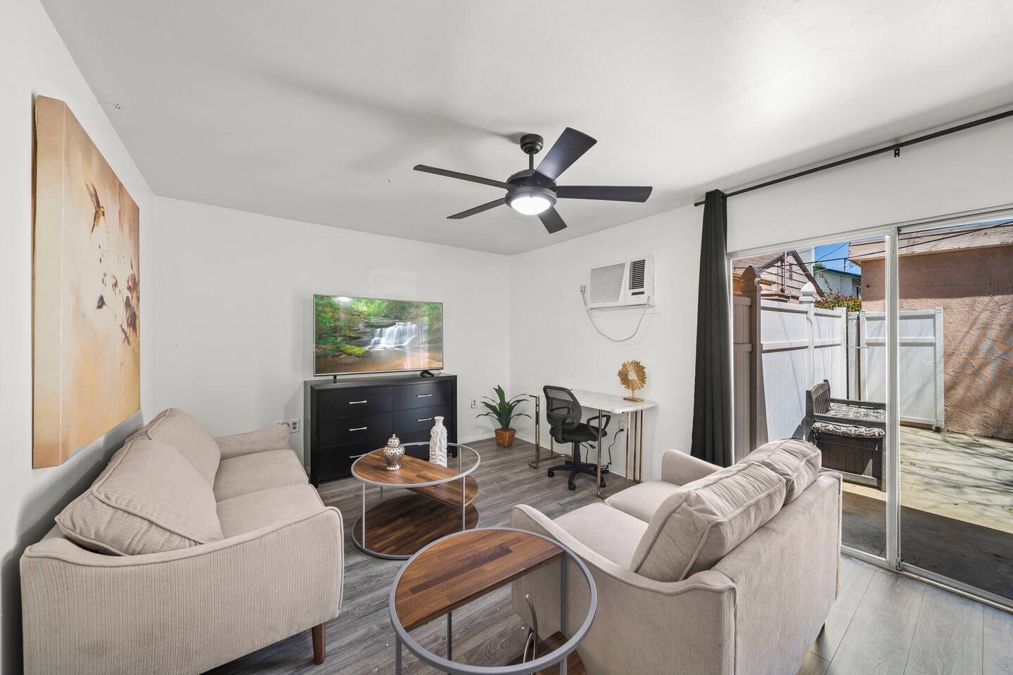 171 Awesome Guesthouse-New Furniture