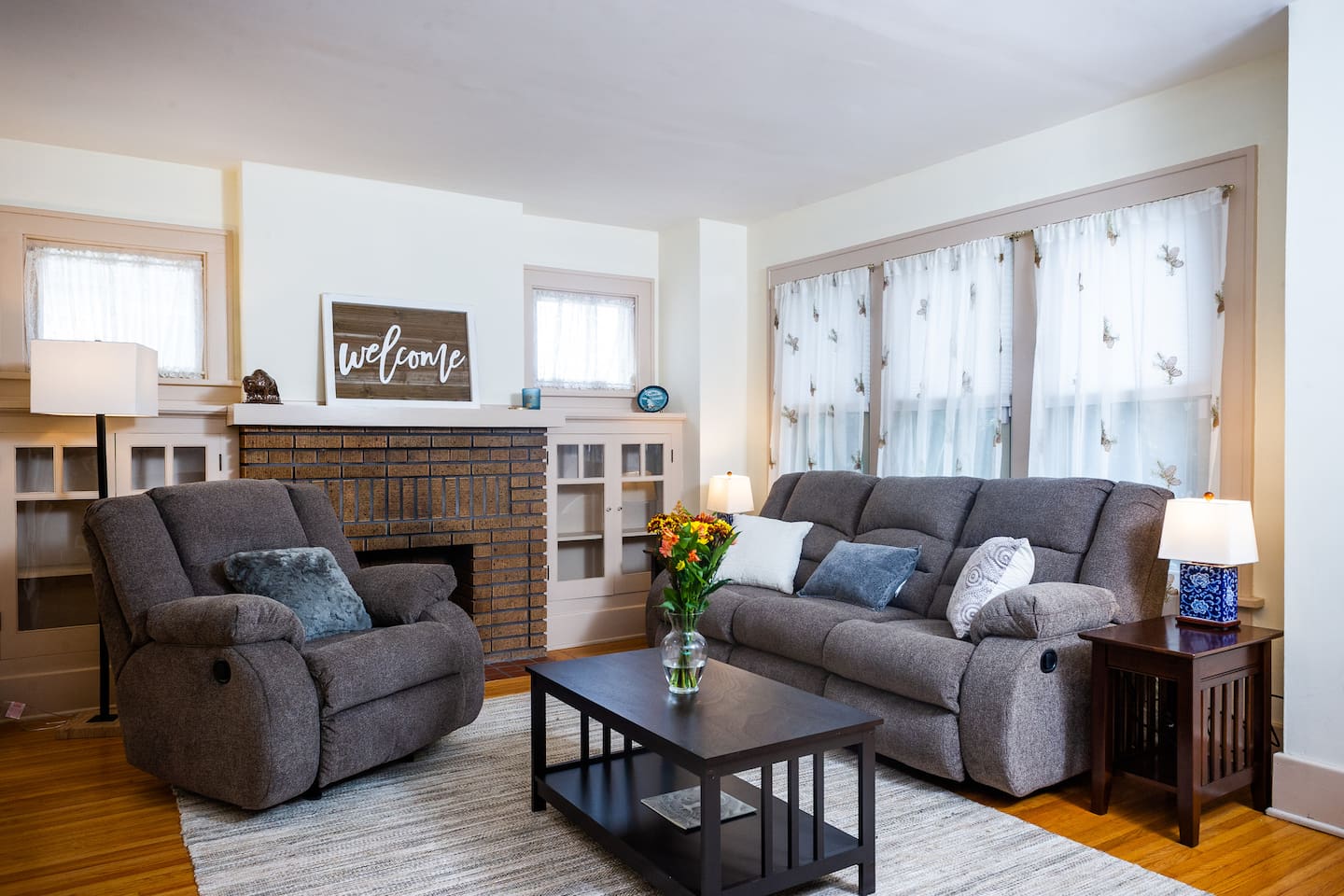 ☀️ Safe Sunny Spotless ☀️ Deep Cleaned ☀️ Crib