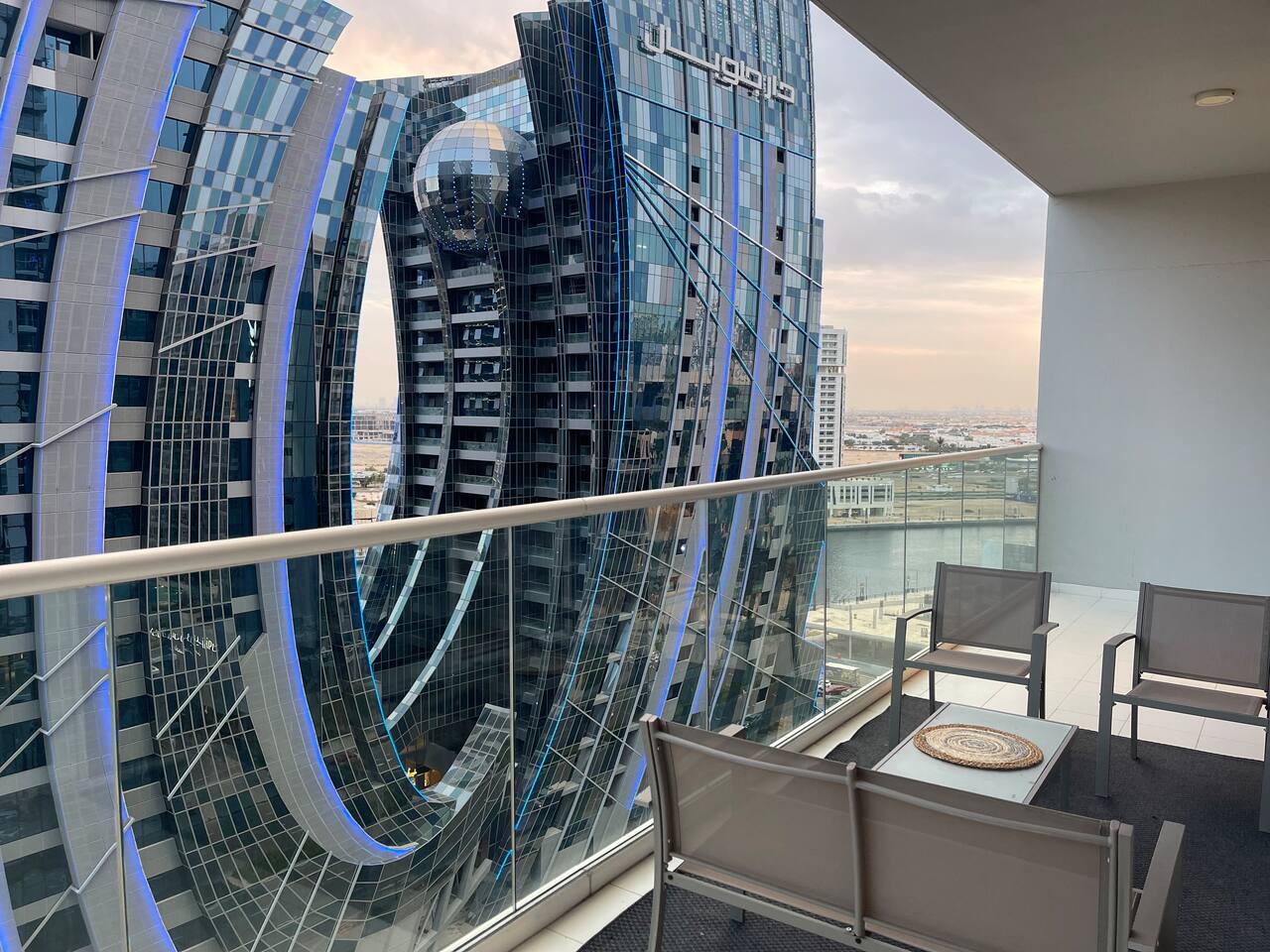 ASHRI HH, Apt in Downtown Dubai, Canal View