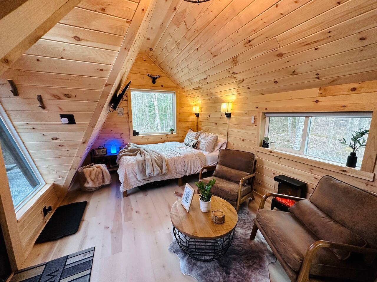 Little Black Aframe by the Brook- 5m to Waterfall