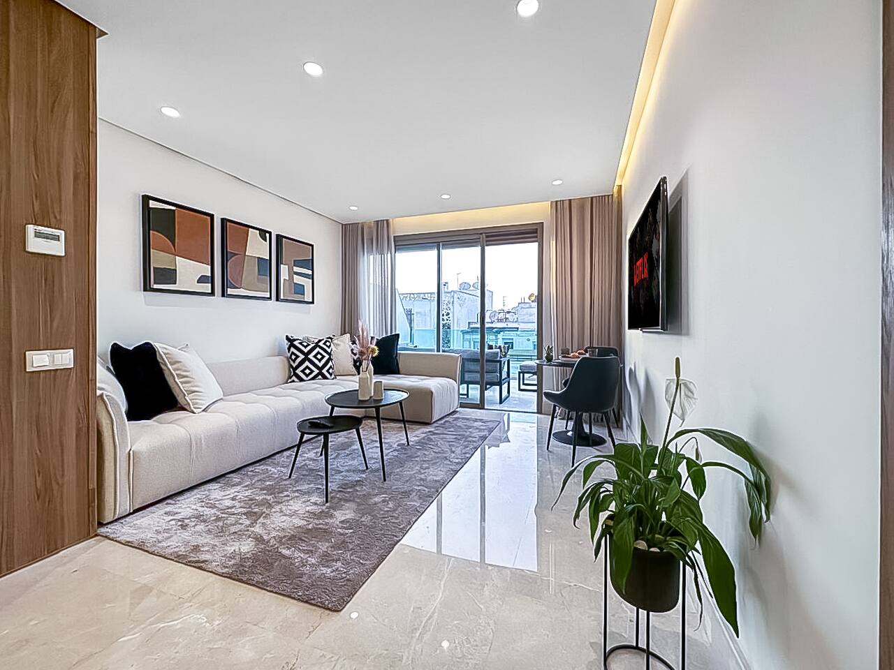 2BR Rooftop Terrace | Racine Triangle d
