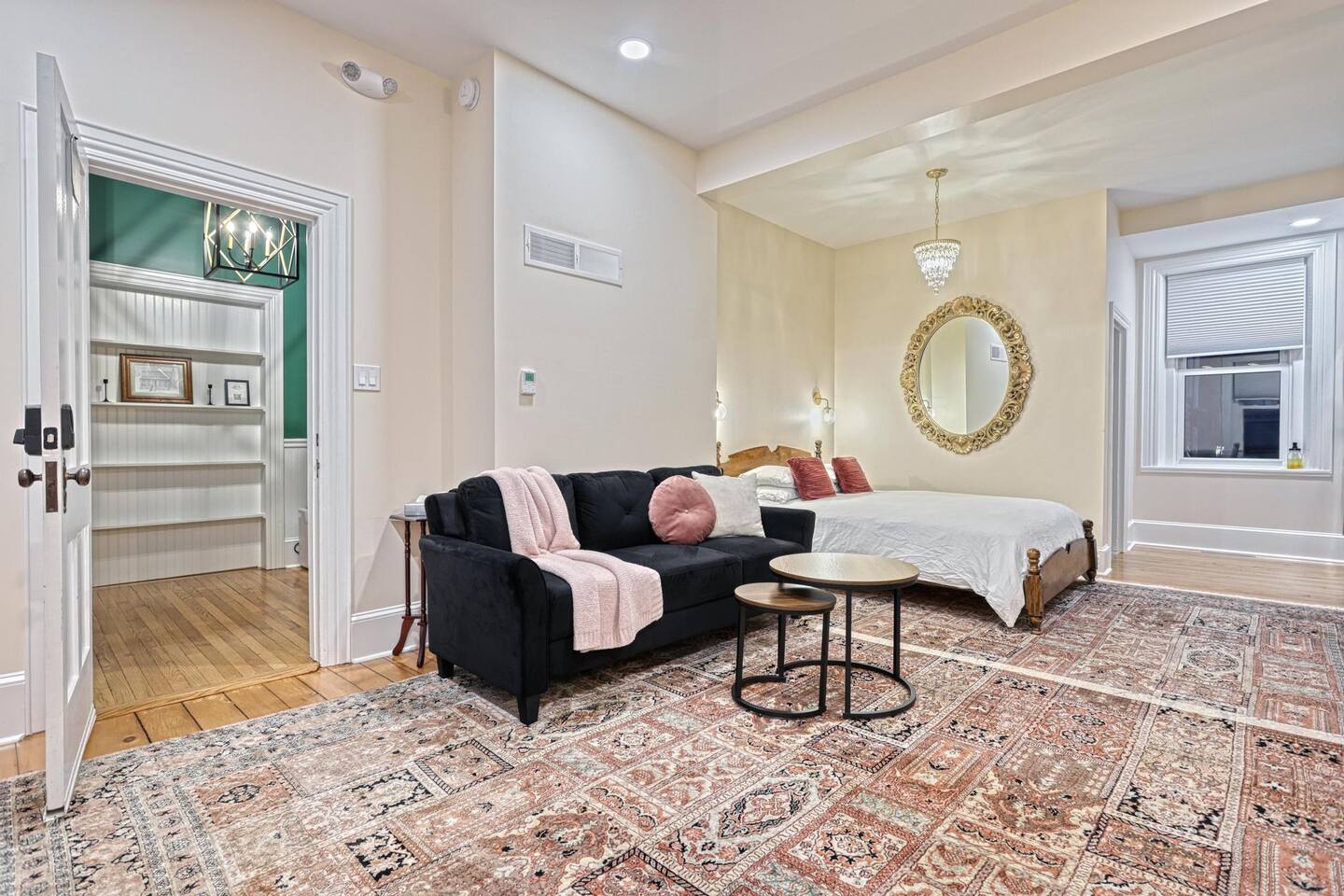 The Finney House : Suite 101 - 1st Floor Studio