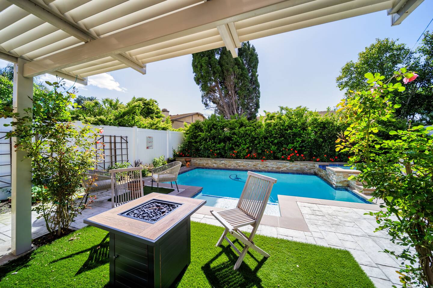 164 Cheerful Valencia Home w/ Pool