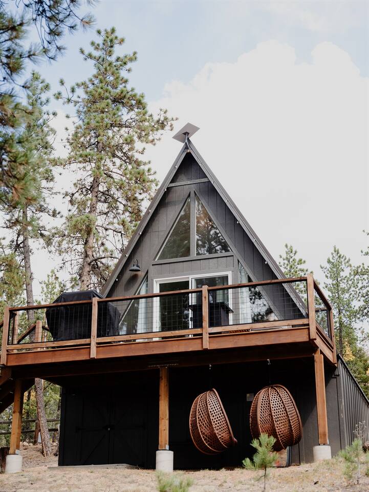 Into the Woods Aframe | Hot Tub | FirePit| 6 Acres