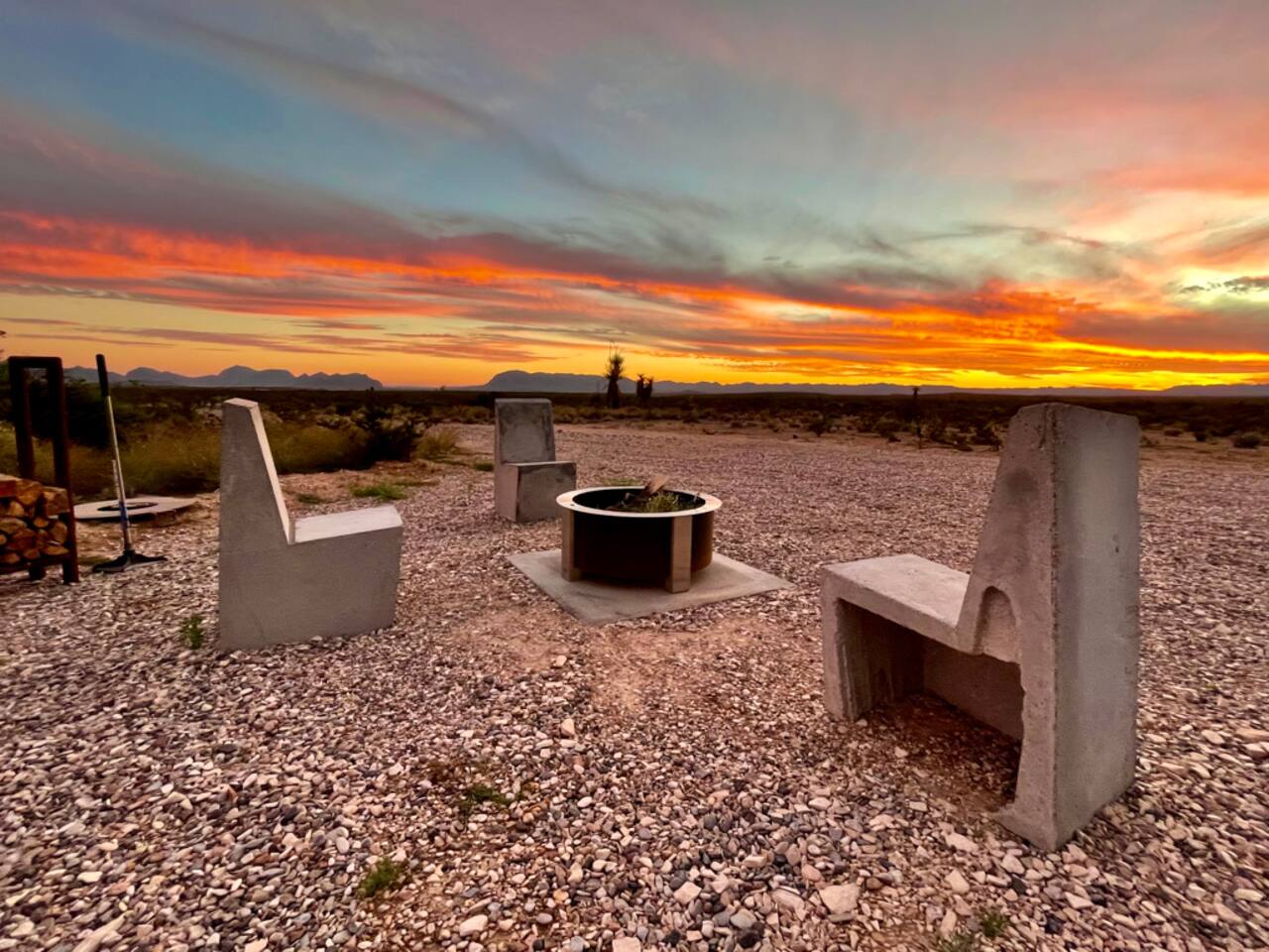 Pickleball Cabin with Outdoor Kitchen