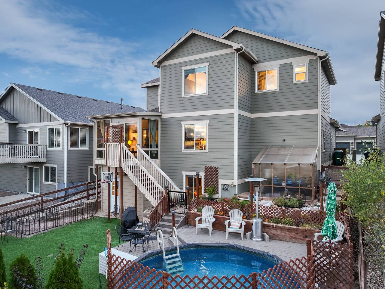 Spacious, Mountain Views, Heated Pool, & Sunroom!