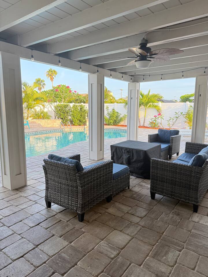 Coastal Getaway-Heated Pool-Walk to Beach