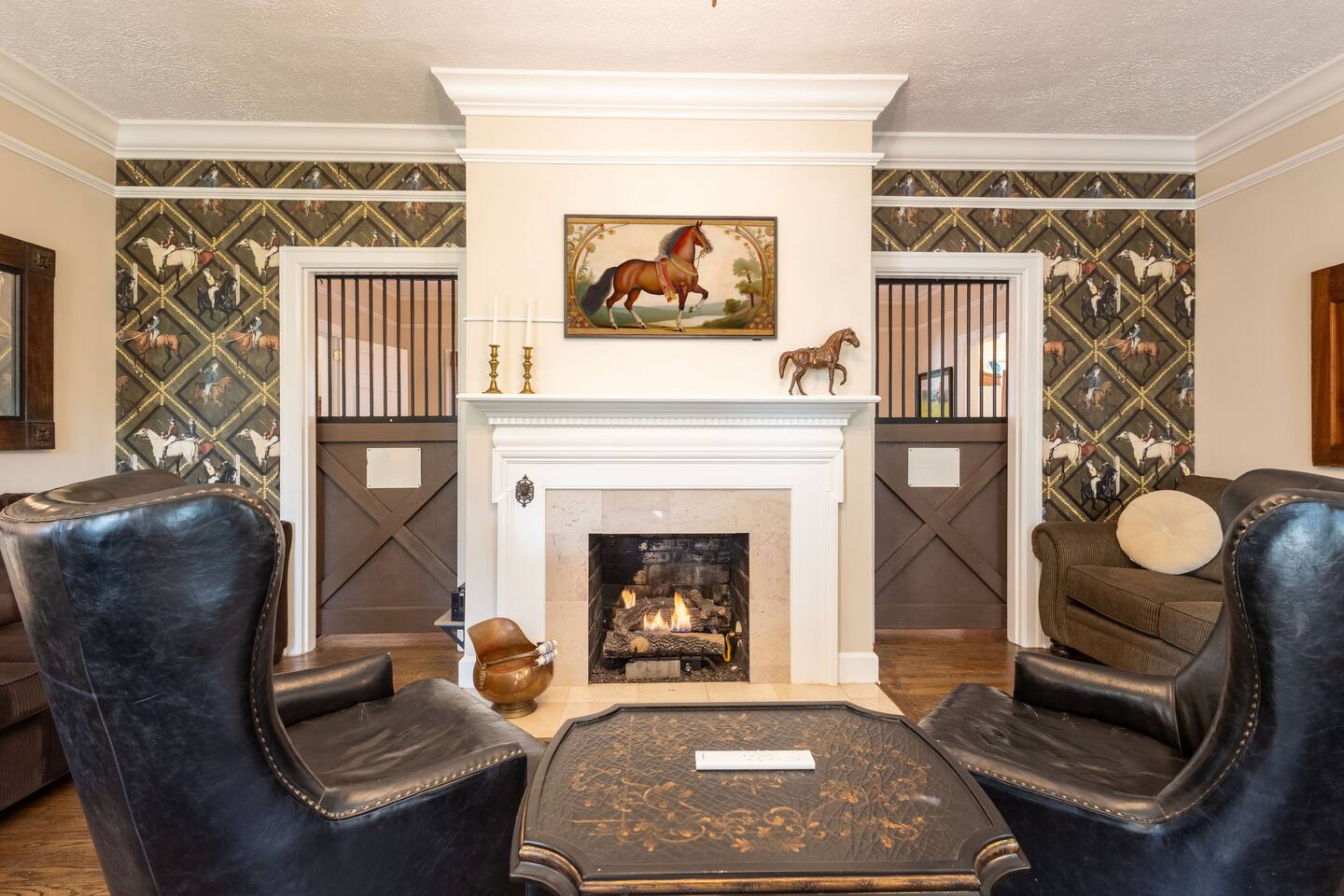 3 King Beds| Hot Tub | Horse Themed Retreat