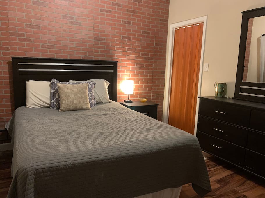 Apt 3- Downtown Pittsburgh View & Free Parking