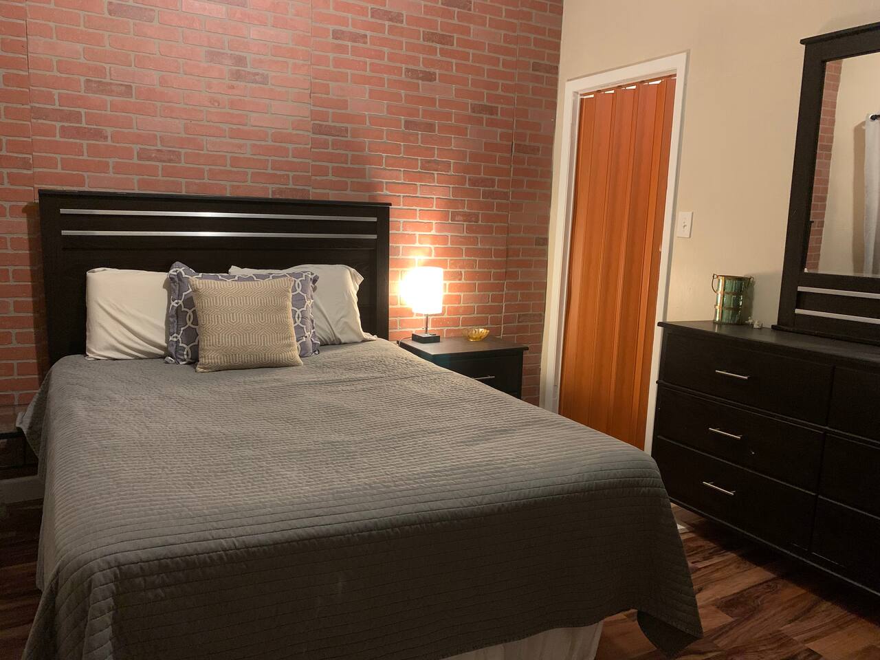 Downtown Pittsburgh View & Free Parking