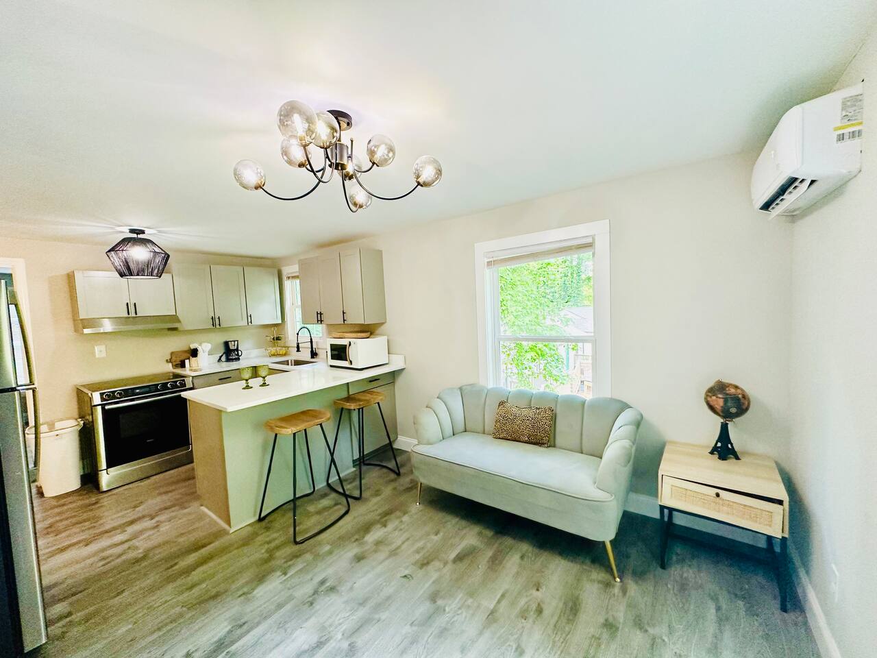 Cute 1 BR with Fire Pit Near DT