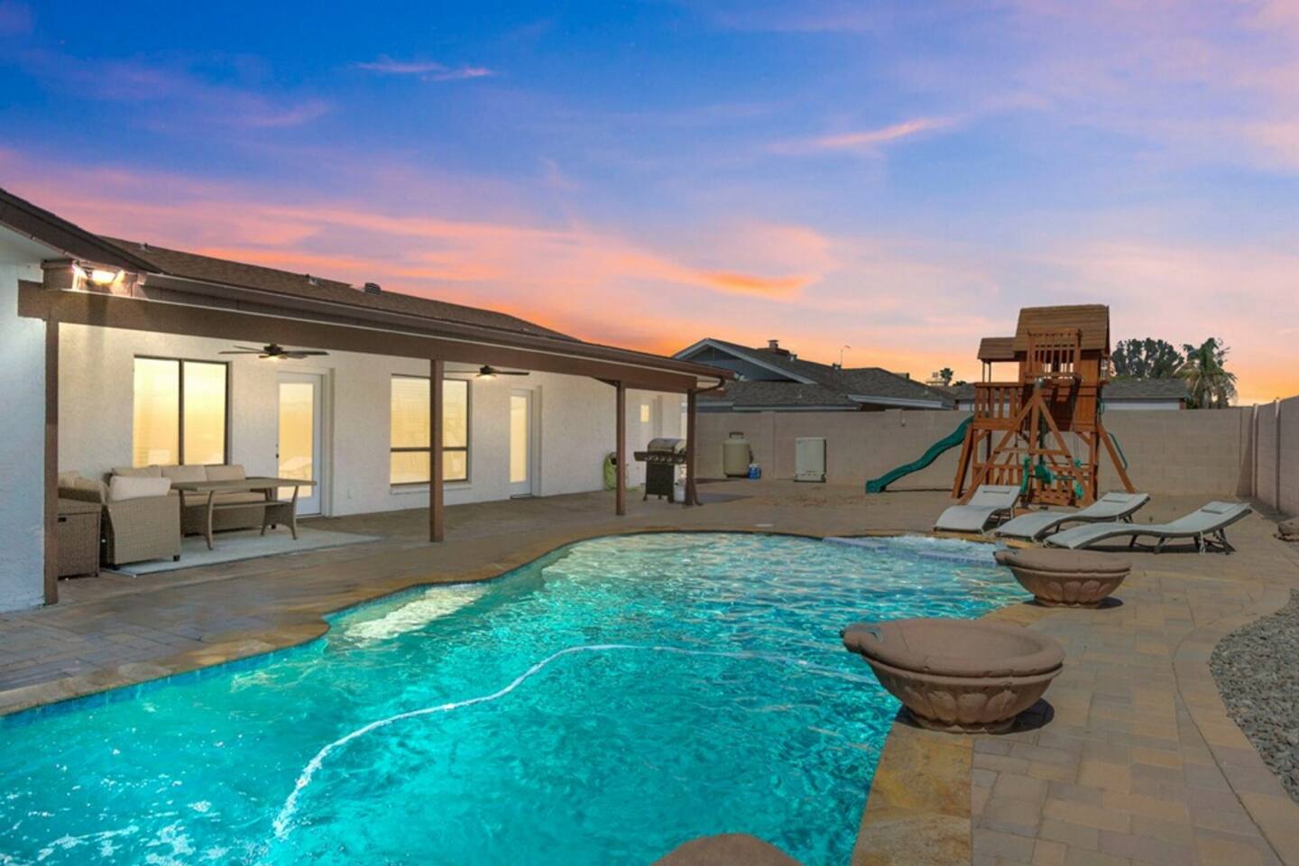 Mesa 6BR Hip & Modern Oasis-Spa & Pool Heat Avail!