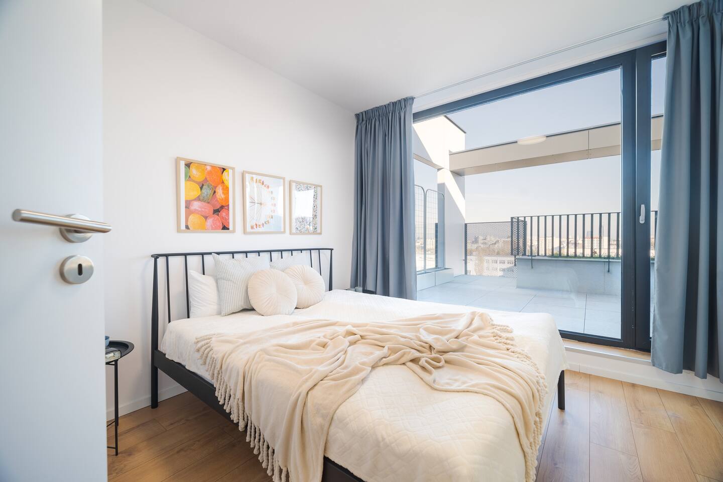 Mycampus/ 4 guests/ panorama terrasse/ UNSS/803