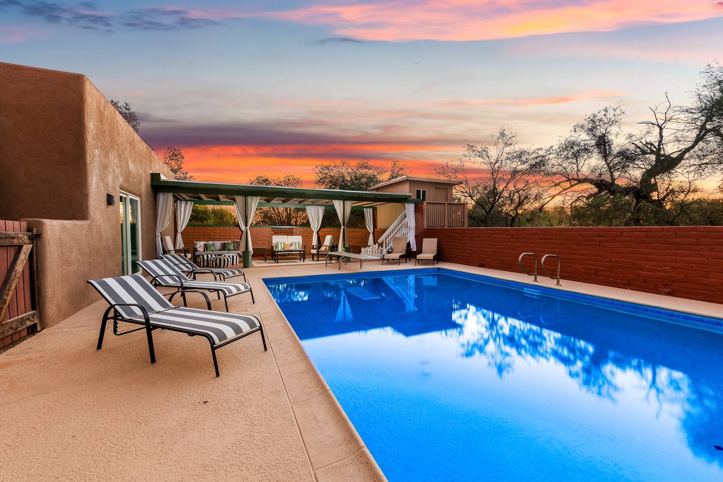 Luxurious Golf Course Retreat w/Guest House Epic