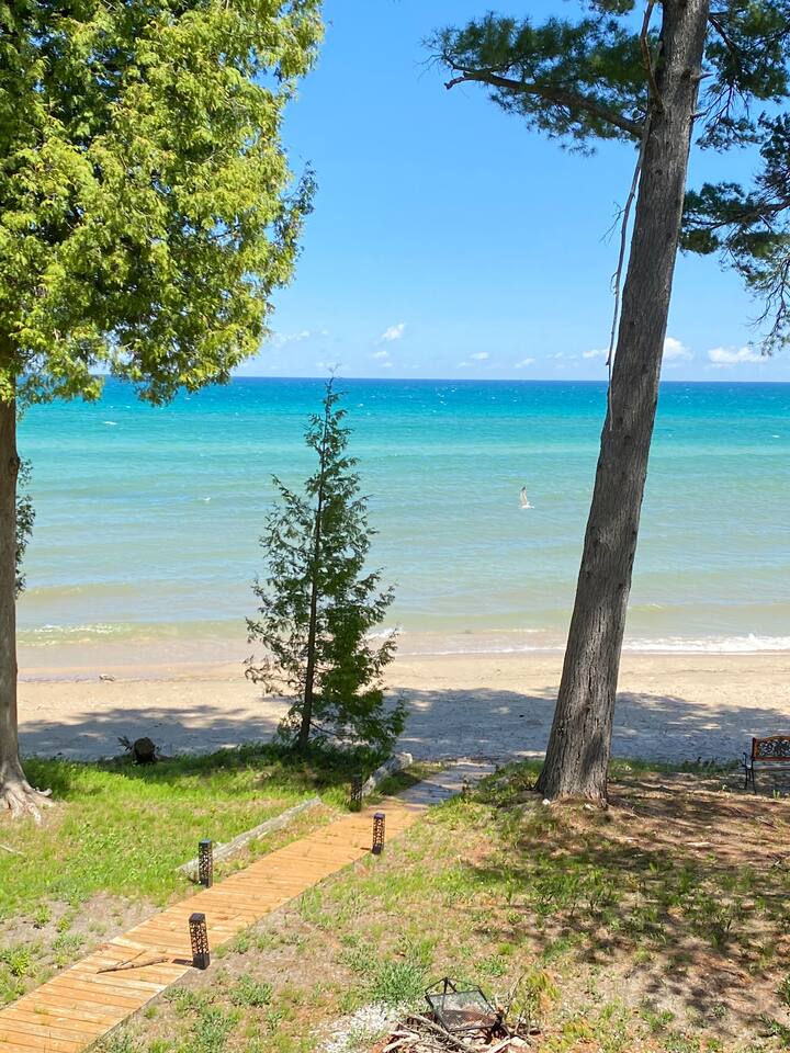 Up North Charm w/ 100' Private Beach sleeps 12