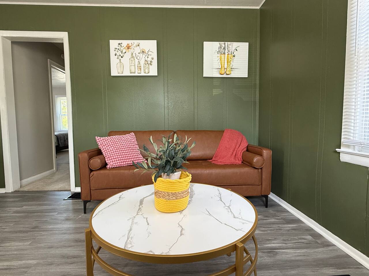 Pet-Friendly | Budget Stay Close to DT - Holiday Home