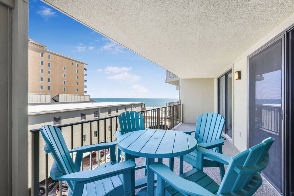 New! Beachfront - Gulf View - 2 Pools - BBQ!