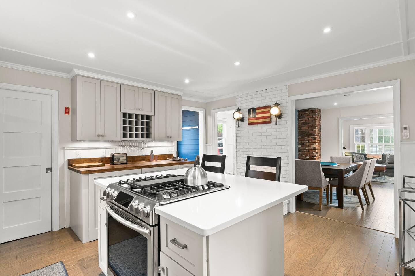 Dog-Friendly West End Home + Parking - Sleeps 6